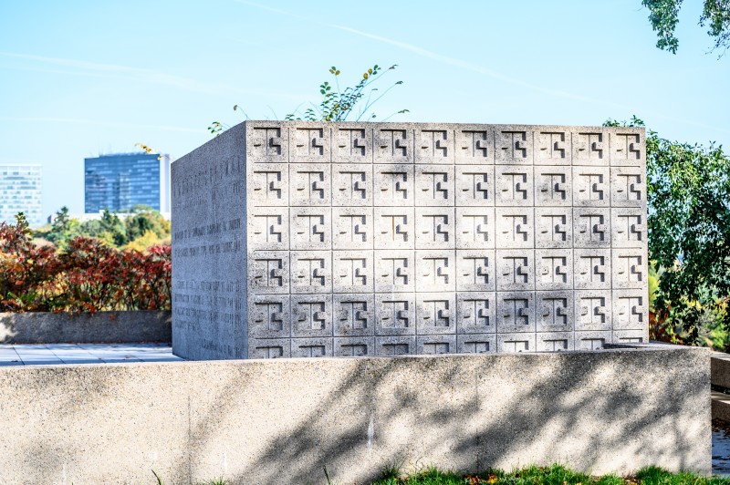 lcto-monument-robert-schuman-inet-marc-lazzarini-standart-124-of-139-127-131